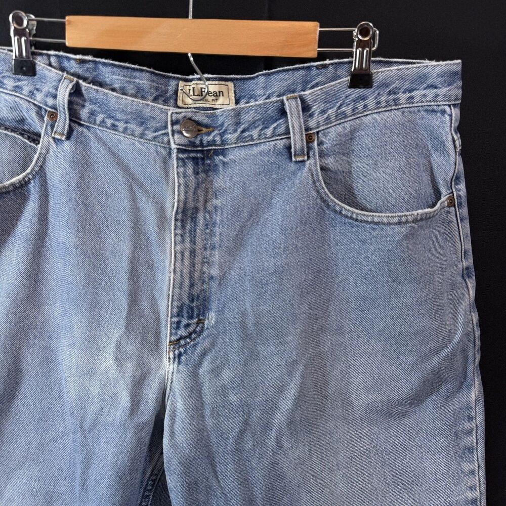 L.L. Bean Men's Double L Jeans 42x32 Relaxed Fit Straight Leg Light Wash 134770